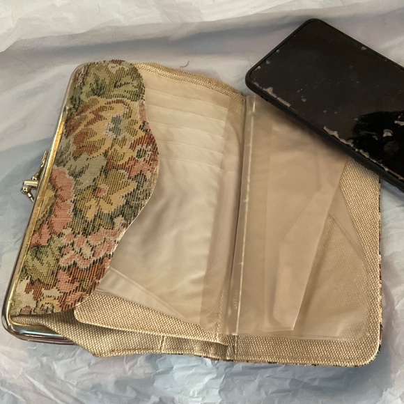 VINTAGE WALLET  BAG  CARPET MATERIAL - Picture 3 of 16